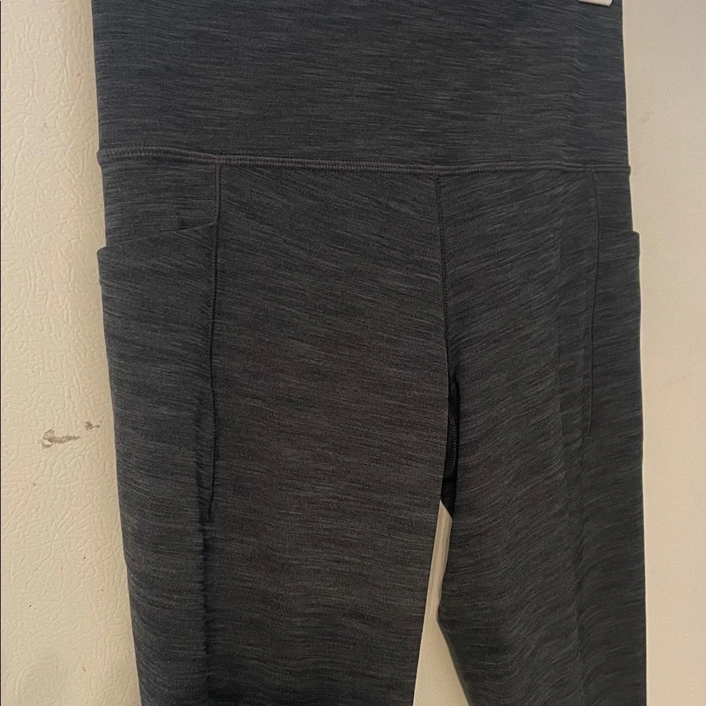 Athleta Small Gray Salutation Stash‎ 7/8 Tight Leggings